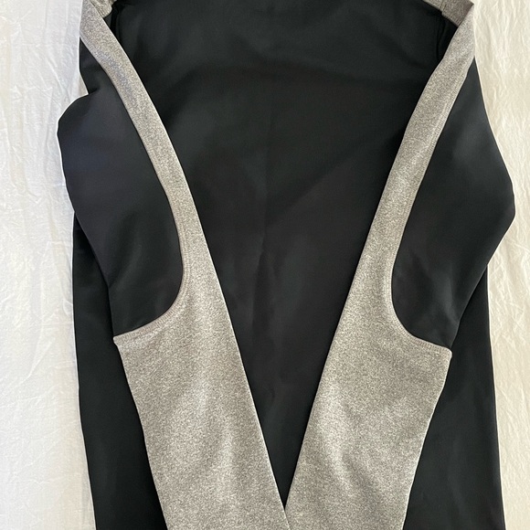 Boys Under Armour fitted cold gear shirt - Picture 2 of 5